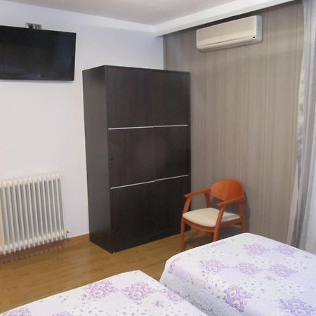 Hotel Corona De Castilla Villares de la Reina Екстер'єр фото