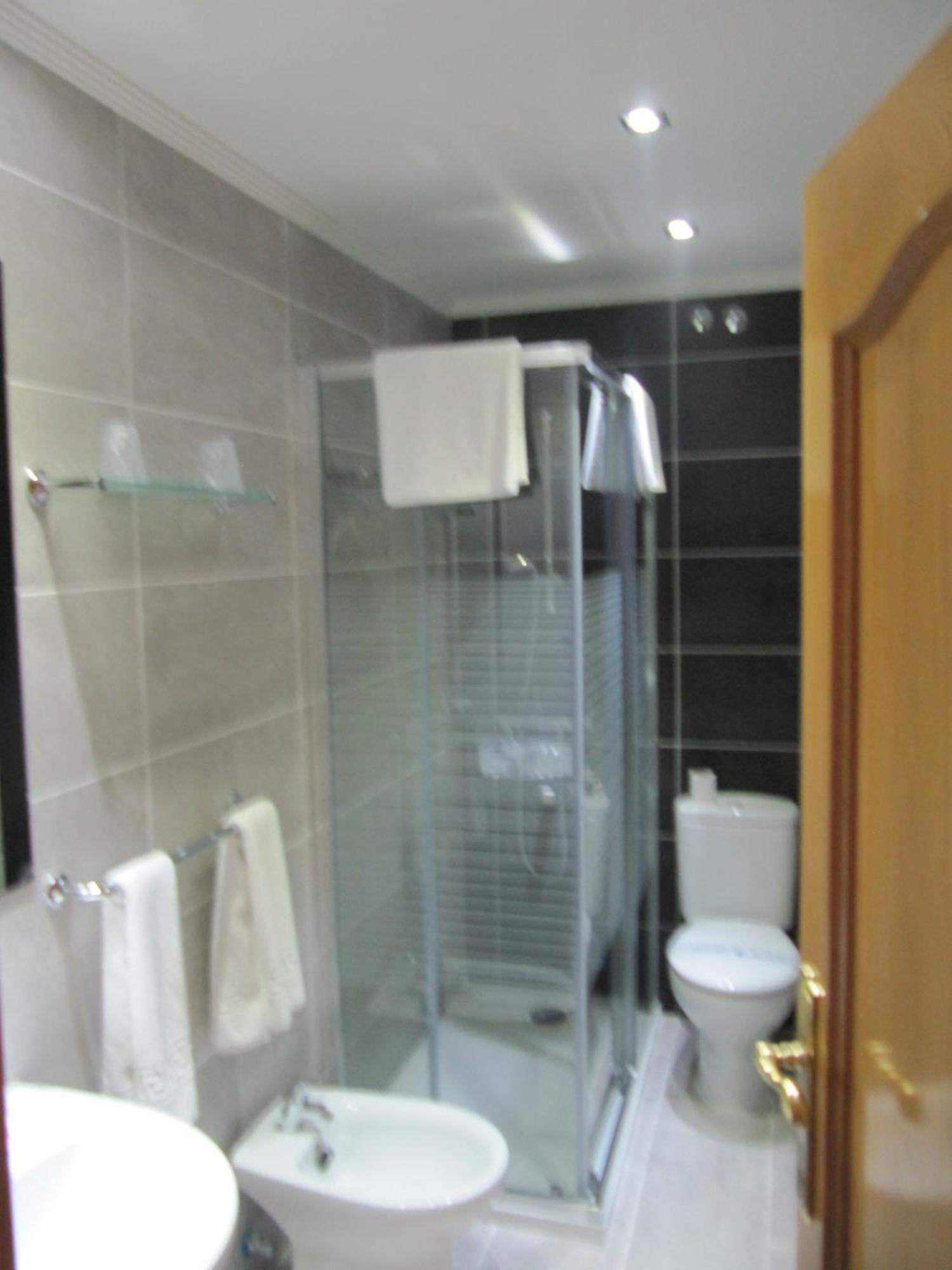 Hotel Corona De Castilla Villares de la Reina Екстер'єр фото