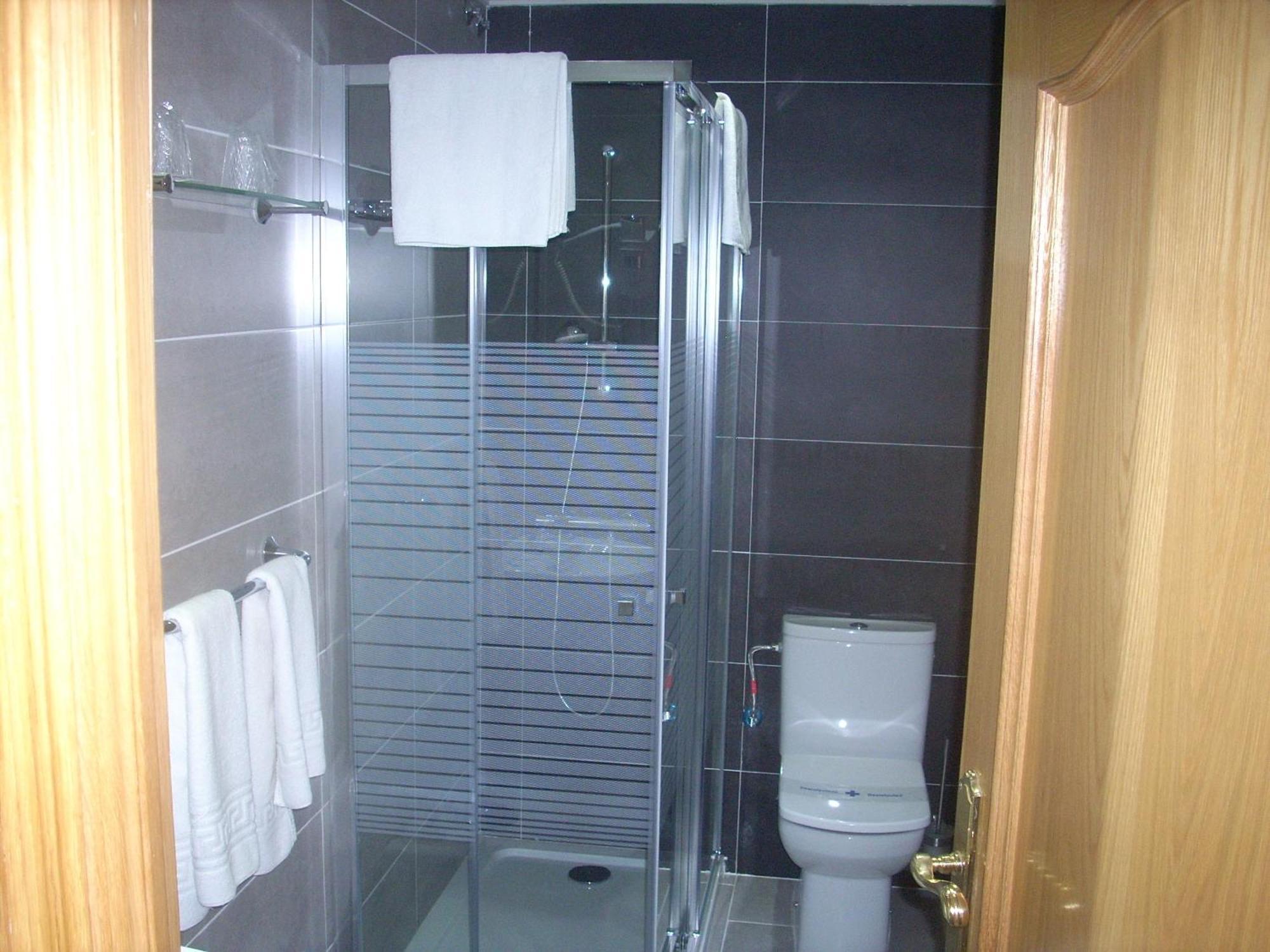 Hotel Corona De Castilla Villares de la Reina Екстер'єр фото
