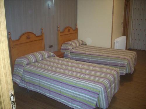Hotel Corona De Castilla Villares de la Reina Екстер'єр фото