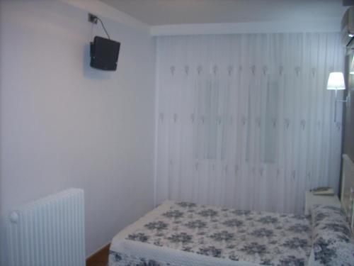 Hotel Corona De Castilla Villares de la Reina Екстер'єр фото