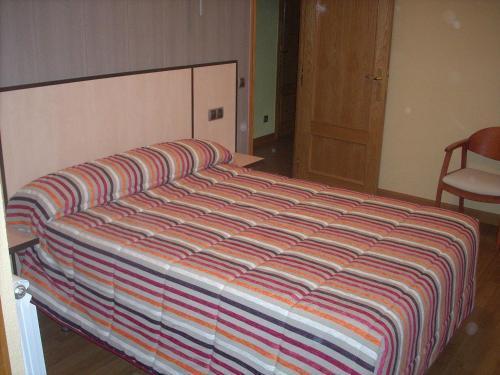 Hotel Corona De Castilla Villares de la Reina Екстер'єр фото